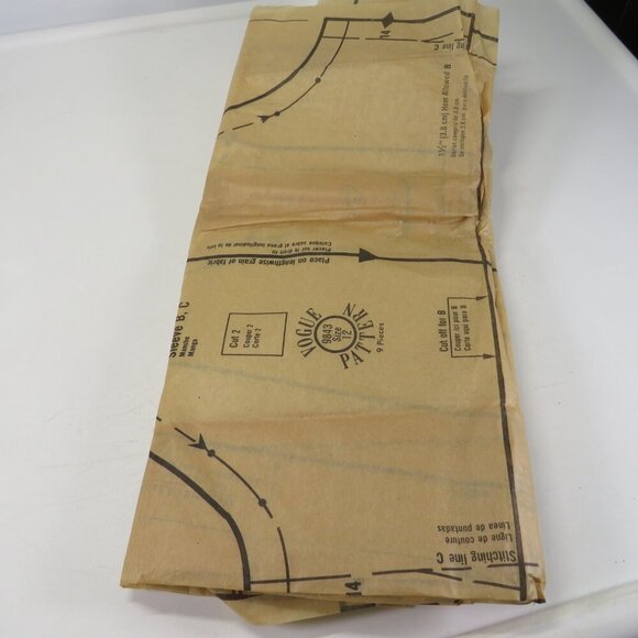 Vogue 9843 clothing pattern EASY Dress size 12 pointed collar - Picture 5 of 6